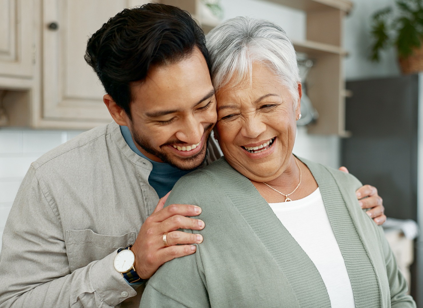 caregiving-for-mom son caregiving for elderly moms